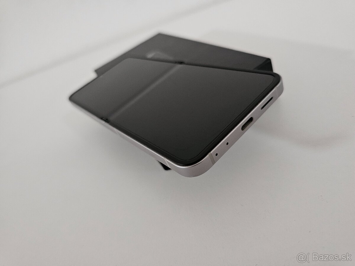 Samsung Galaxy Z Flip 6 - 4