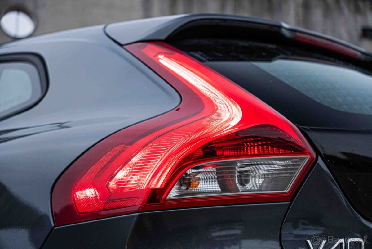 Volvo V40 T2 1.6L Momentum - 4