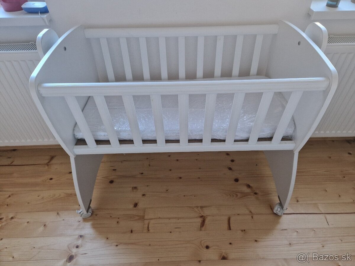 Predam zachovalu kolisku s matracom - 4