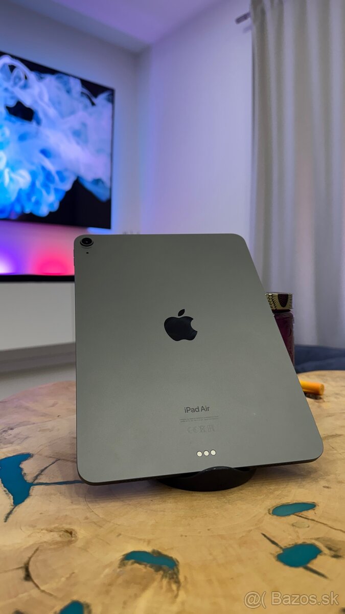 Apple iPad Air 5Gen - 4