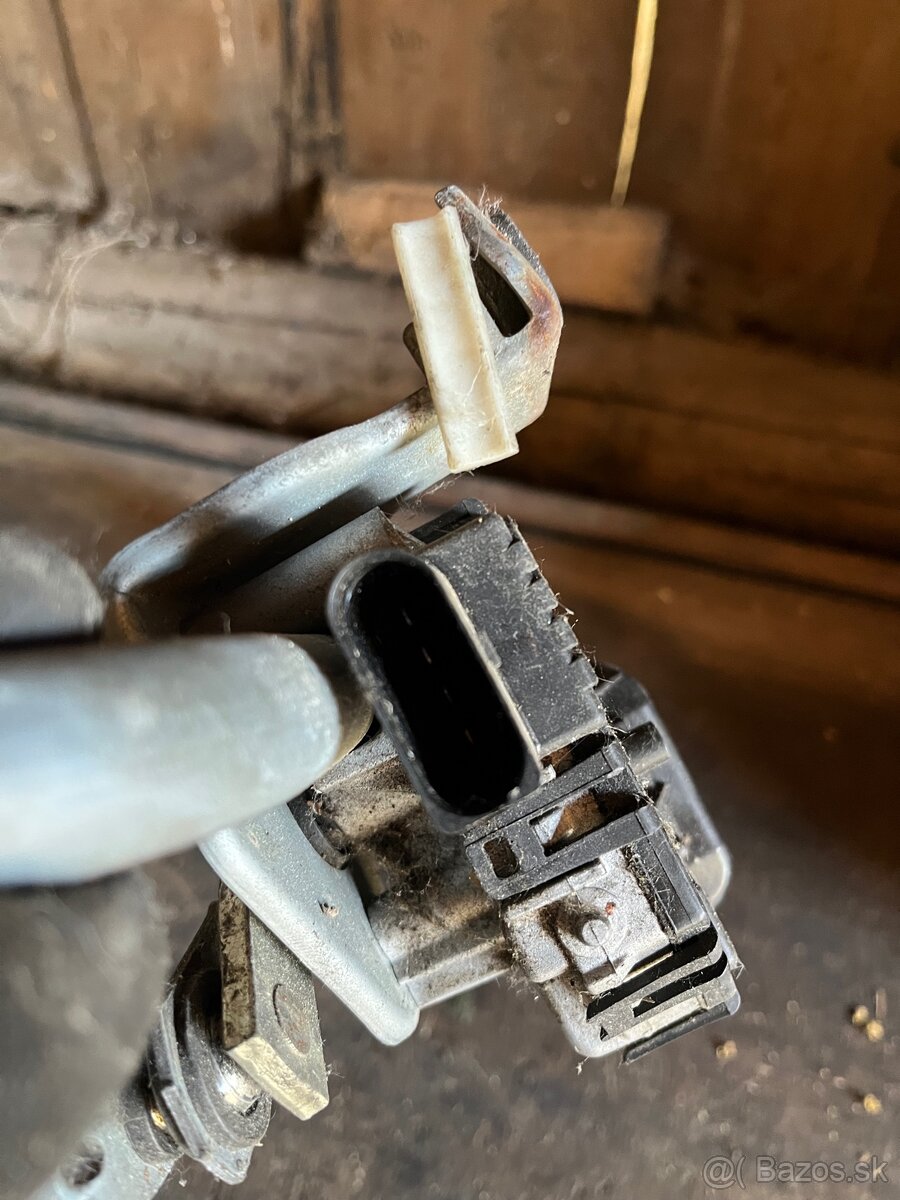 Motorček stieračov audi a4 b7 - 4