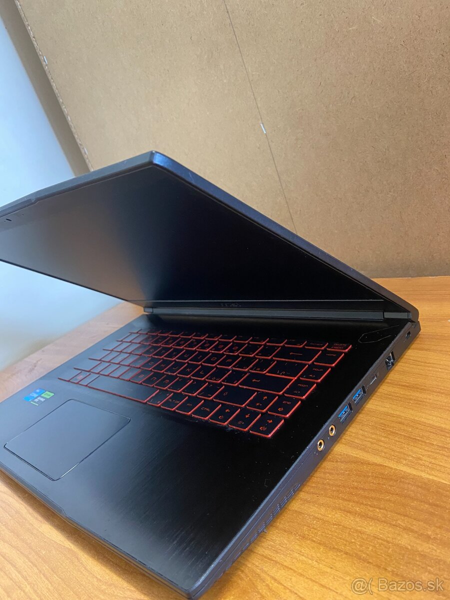 MSI GF63 Thin – RTX 4050 / 16GB RAM – TOP stav + bonusy - 4