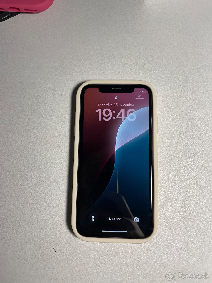 Iphone Xr - 4