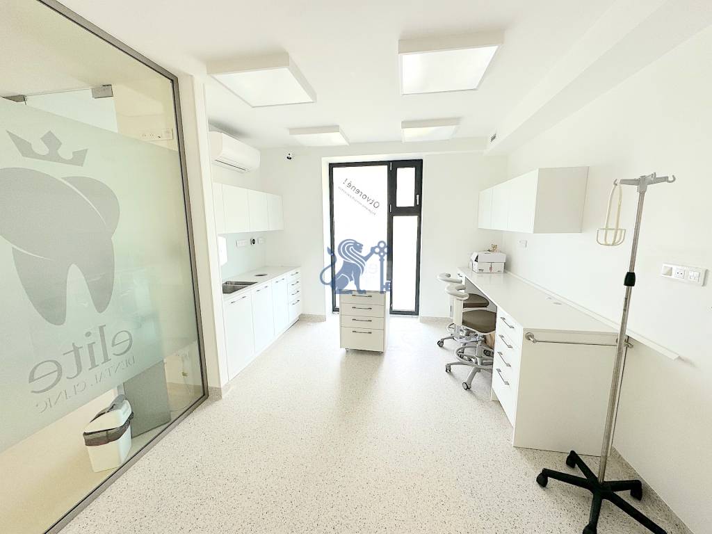 Kompletne zariadená ambulancia, Záhorská Bystrica - 4