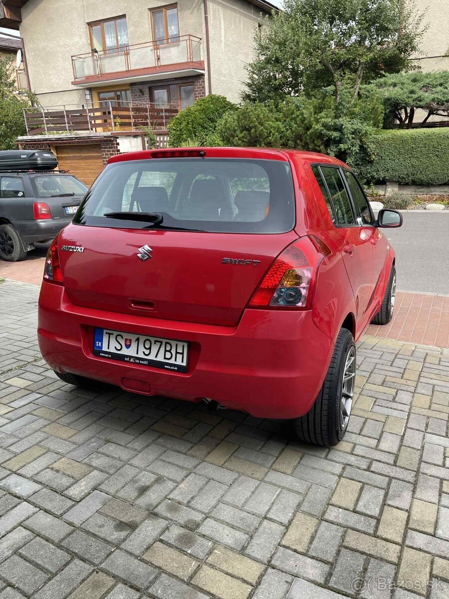 Suzuki Swift - 4