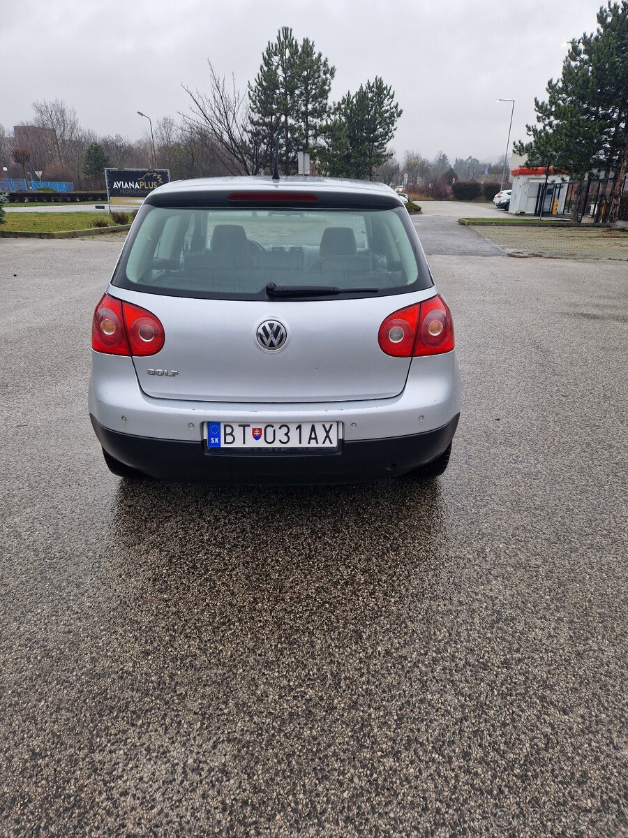 Volkswagen Golf 5 - 4