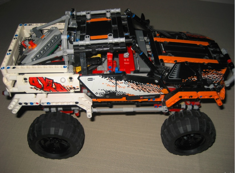 LEGO 9398 4x4 Offroad Jeep - 4