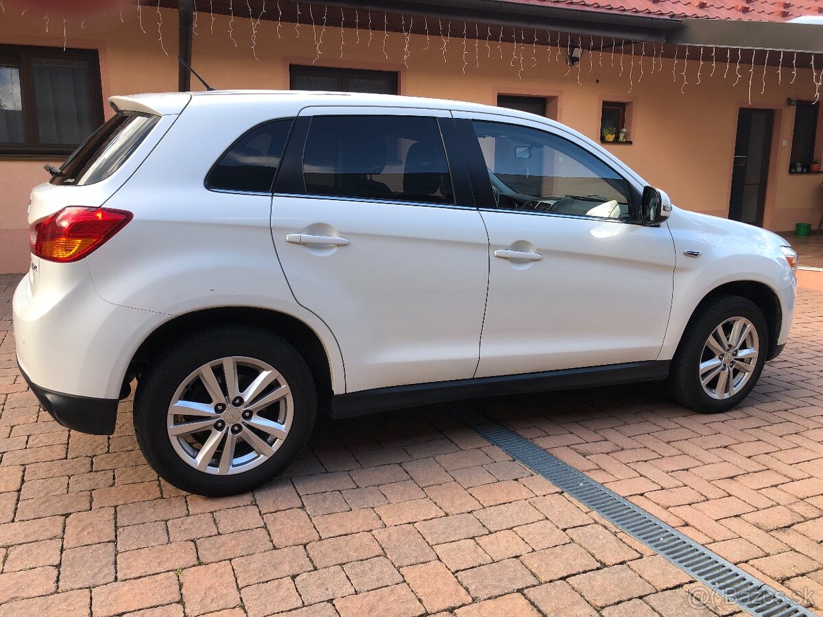 Mitsubishi ASX - 4