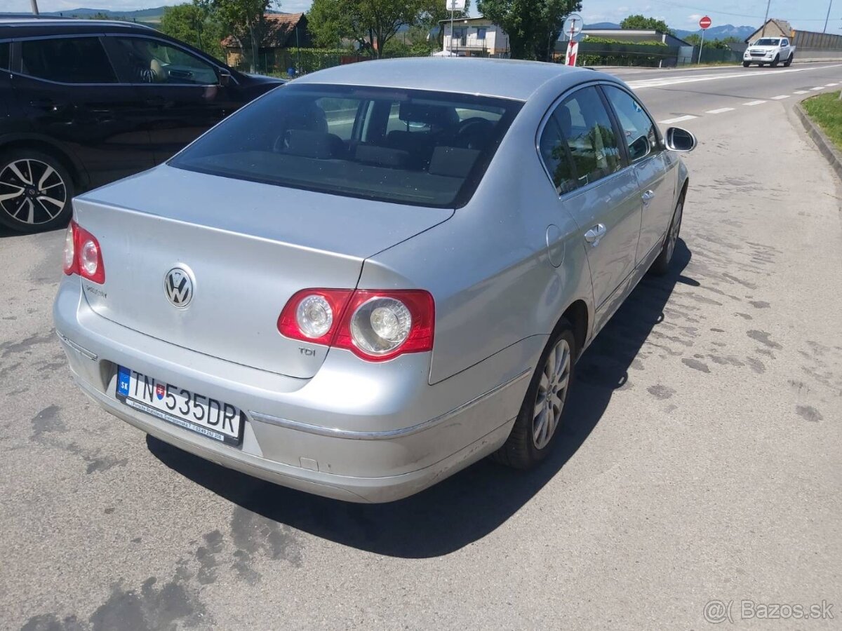 Volkswagen Passat - 4