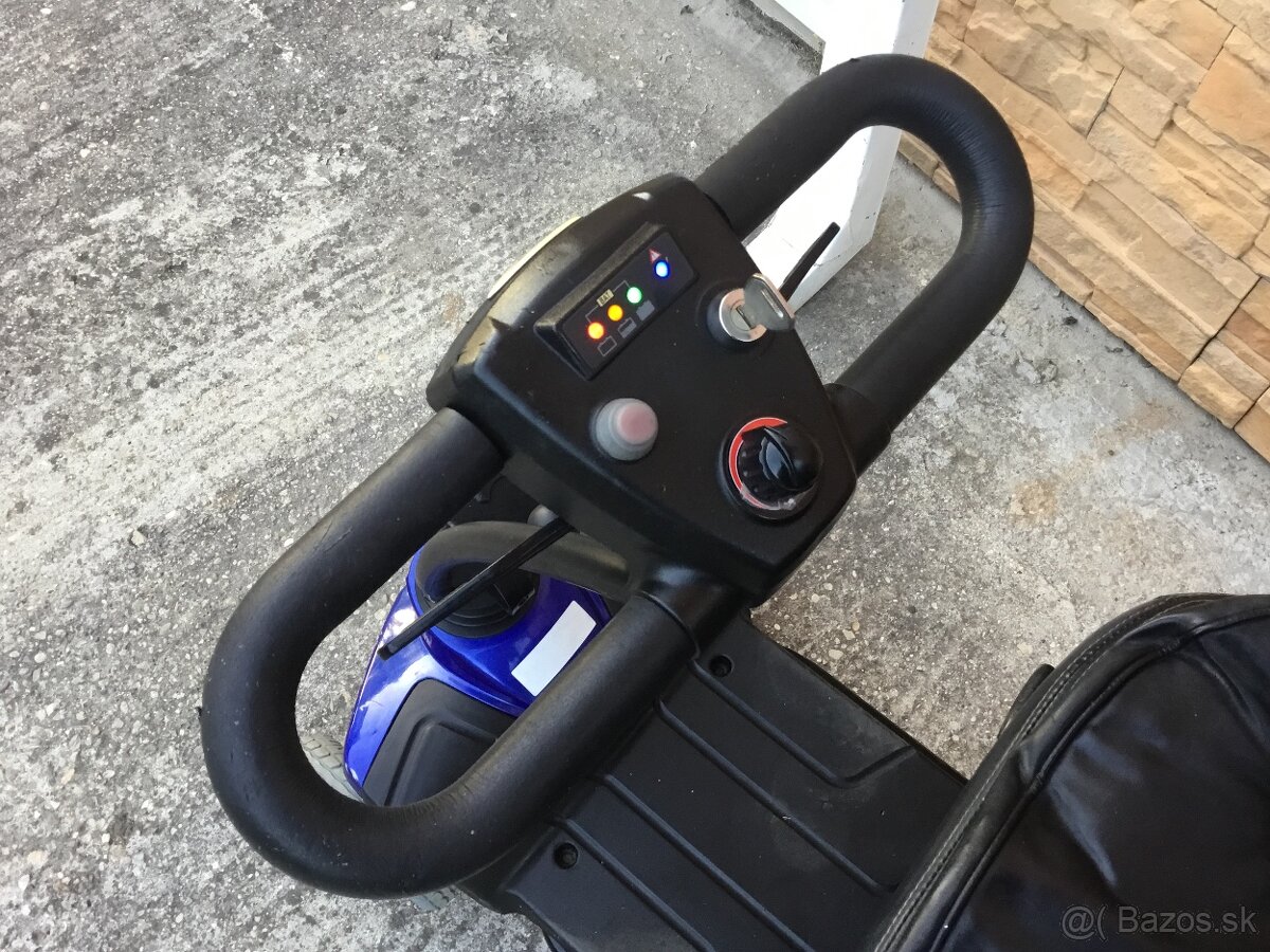 ELEKTRICKÝ INVALIDNÝ VOZÍK STRIDER ST1