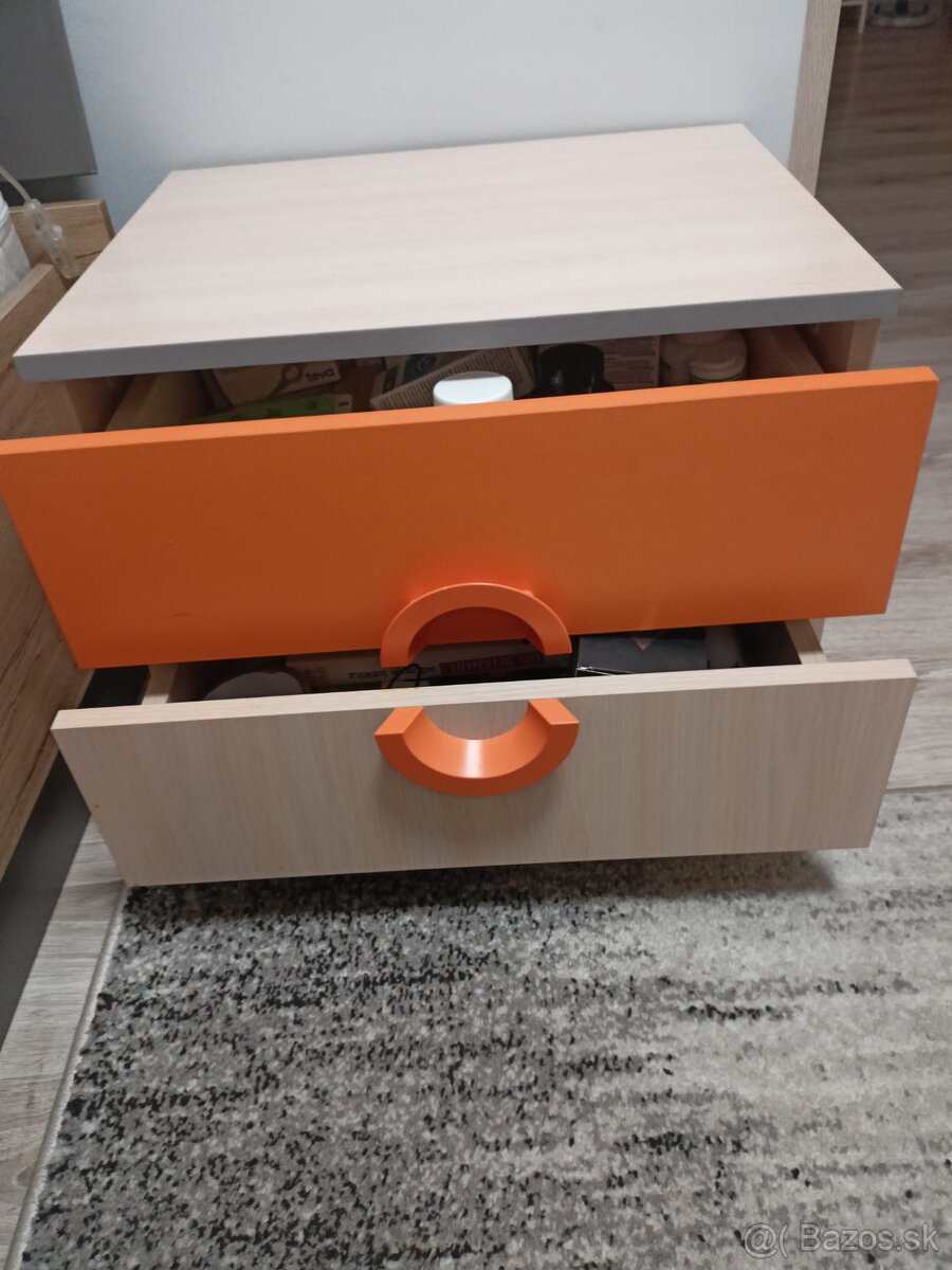 Skriňa +nočný stolík - 4