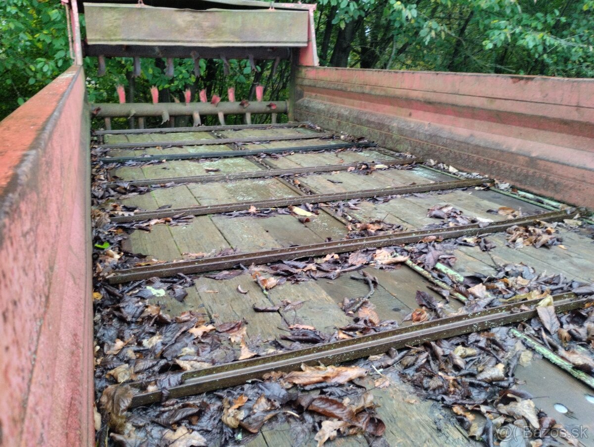 Rozmetadlo maštalneho hnoja 4,5t - 4