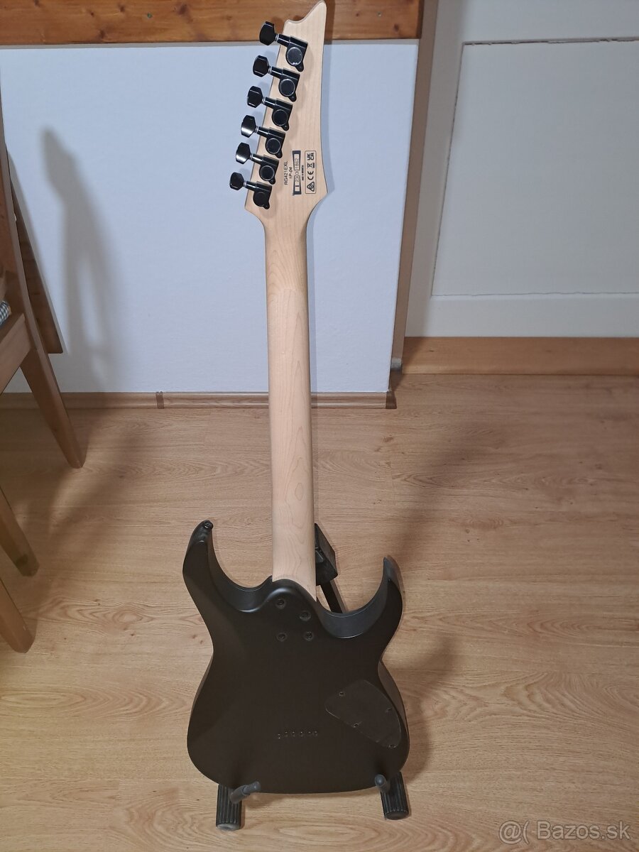 Ponúkam na predaj el.g.IBANEZ RG421 Black flat lavoruká - 4