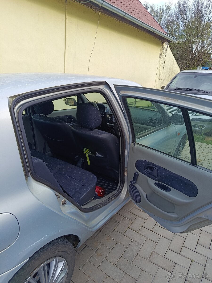 Renault Clio - 4