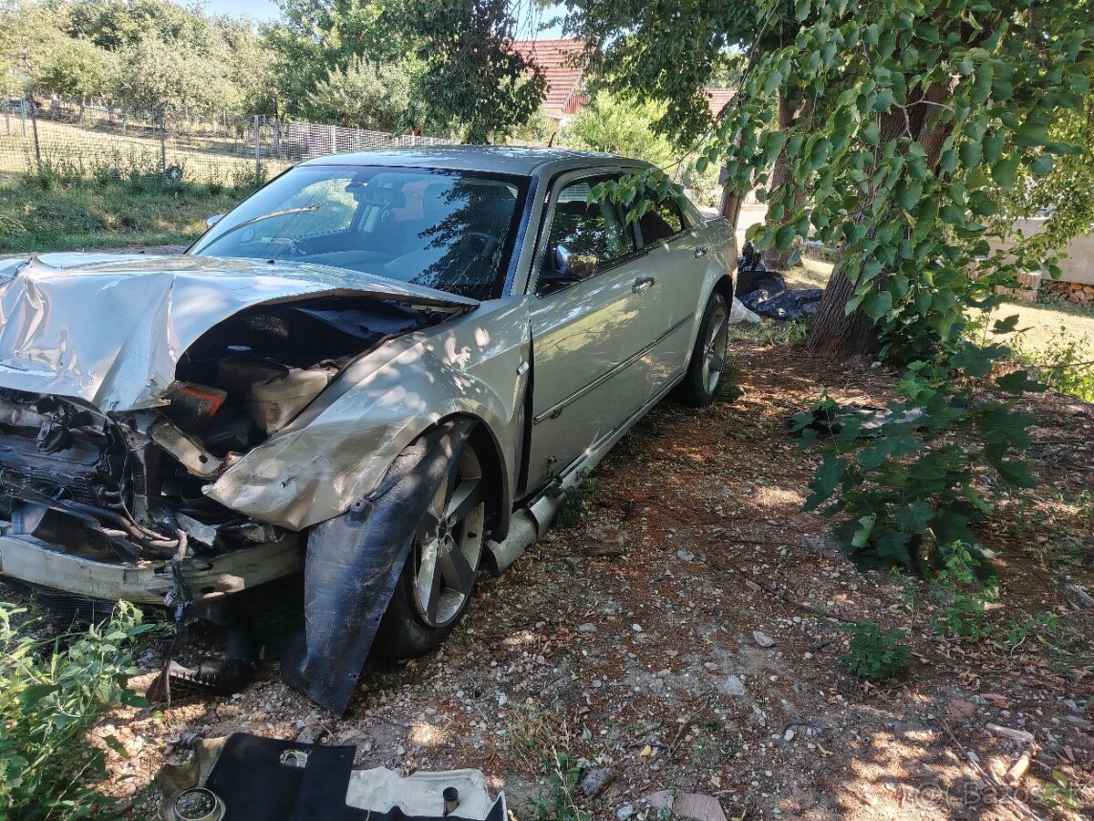 Predám Chrysler 300c - 4