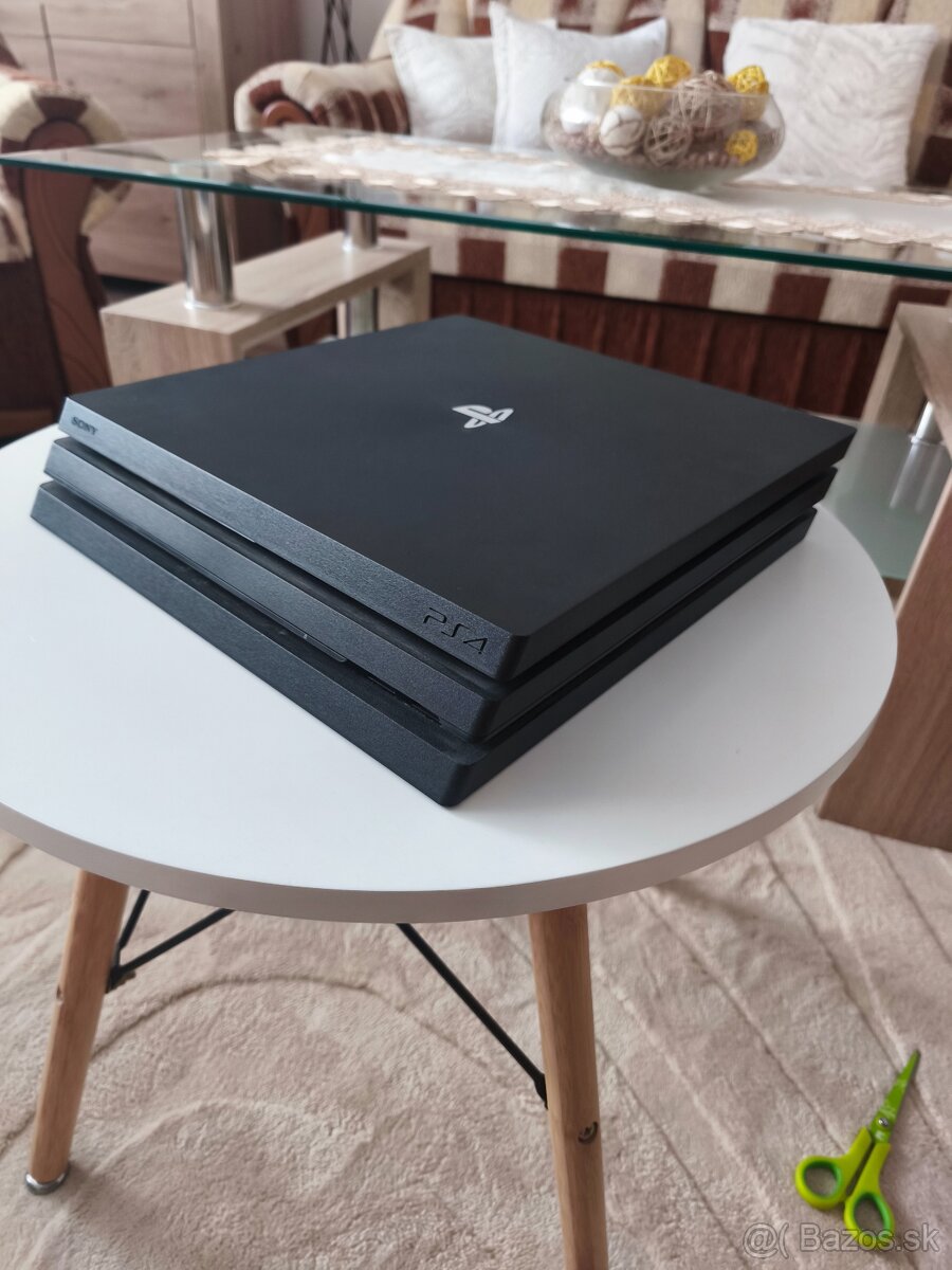 PS4 Pro 1TB - 4