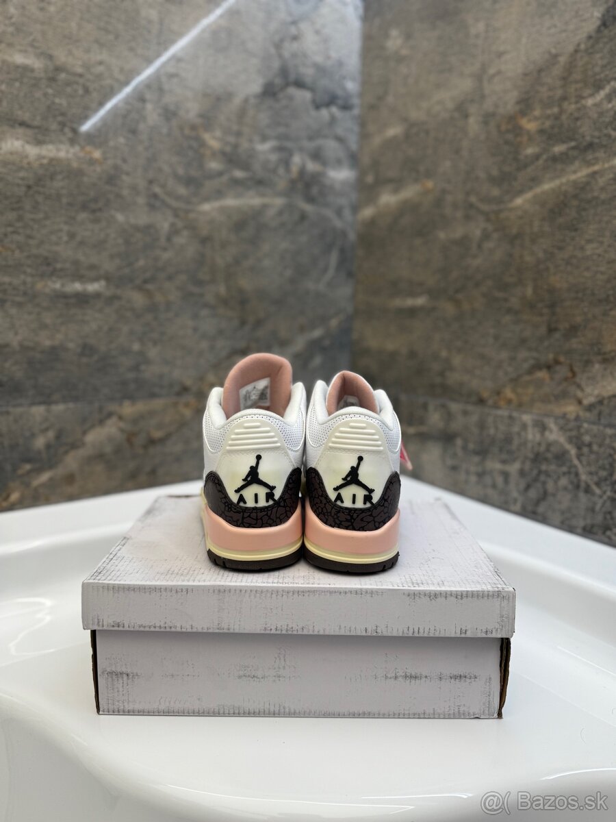 Jordan 3 Dark Mocha - 4