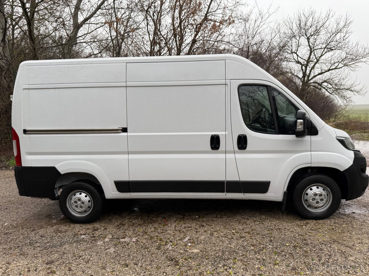 Peugeot Boxer 2.2 BlueHDi 335 L2 Pack - 4