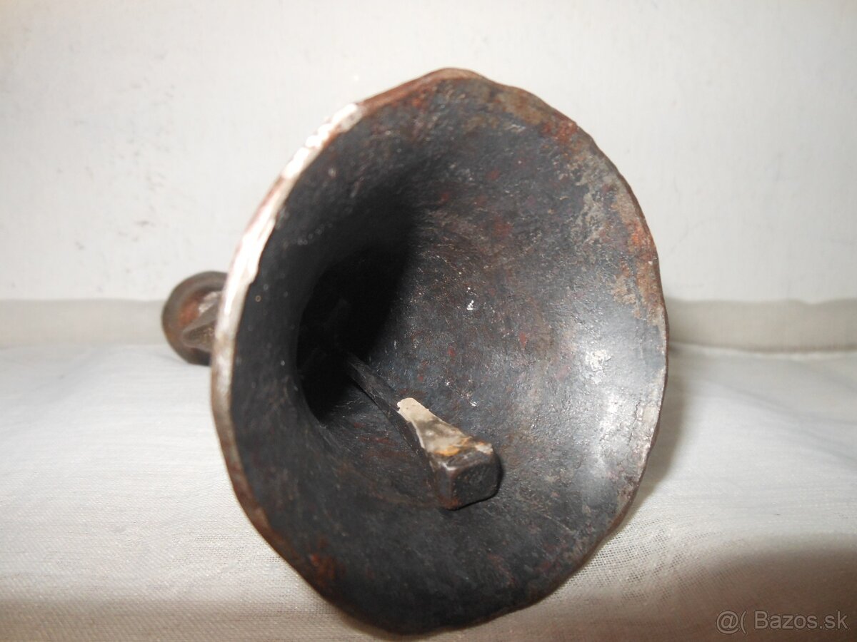 Starodávny masívny liatinový mažiar č.2 a zvonec dvojstran - 4