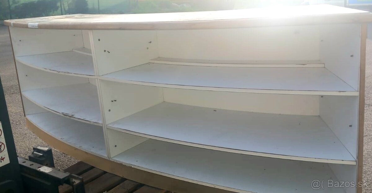 Predajný - recepčný pult - 4