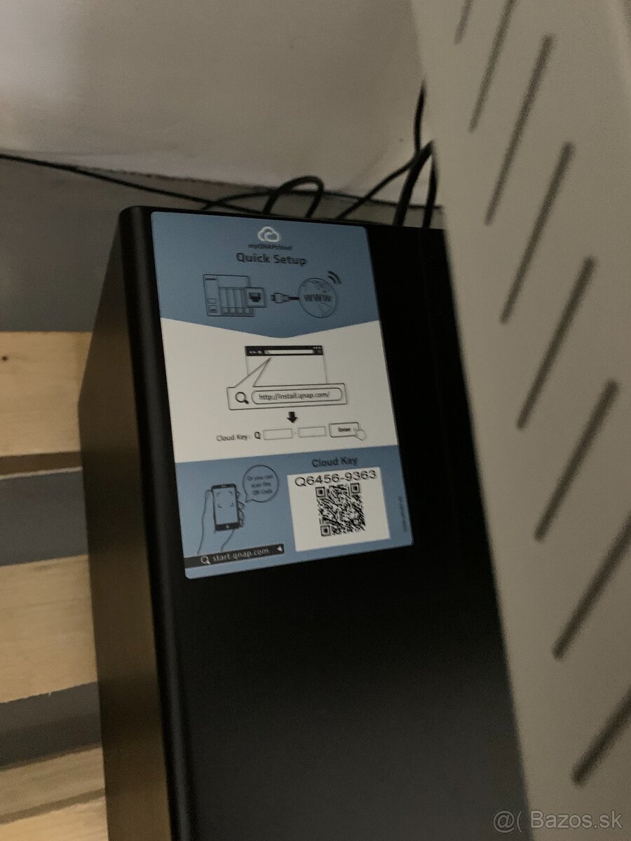 Profesionálny QNAP TS-1635AX-8G NAS server - 4