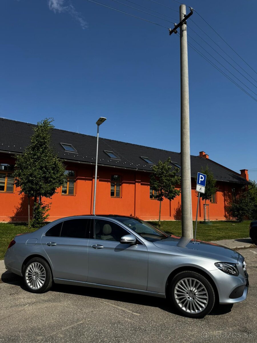 Mercedes E220 - 4