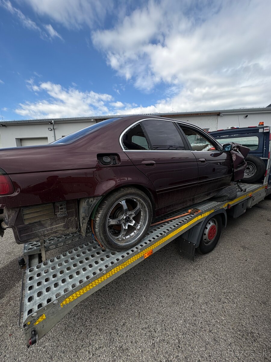 Rozpredam BMW e39 540i - 4