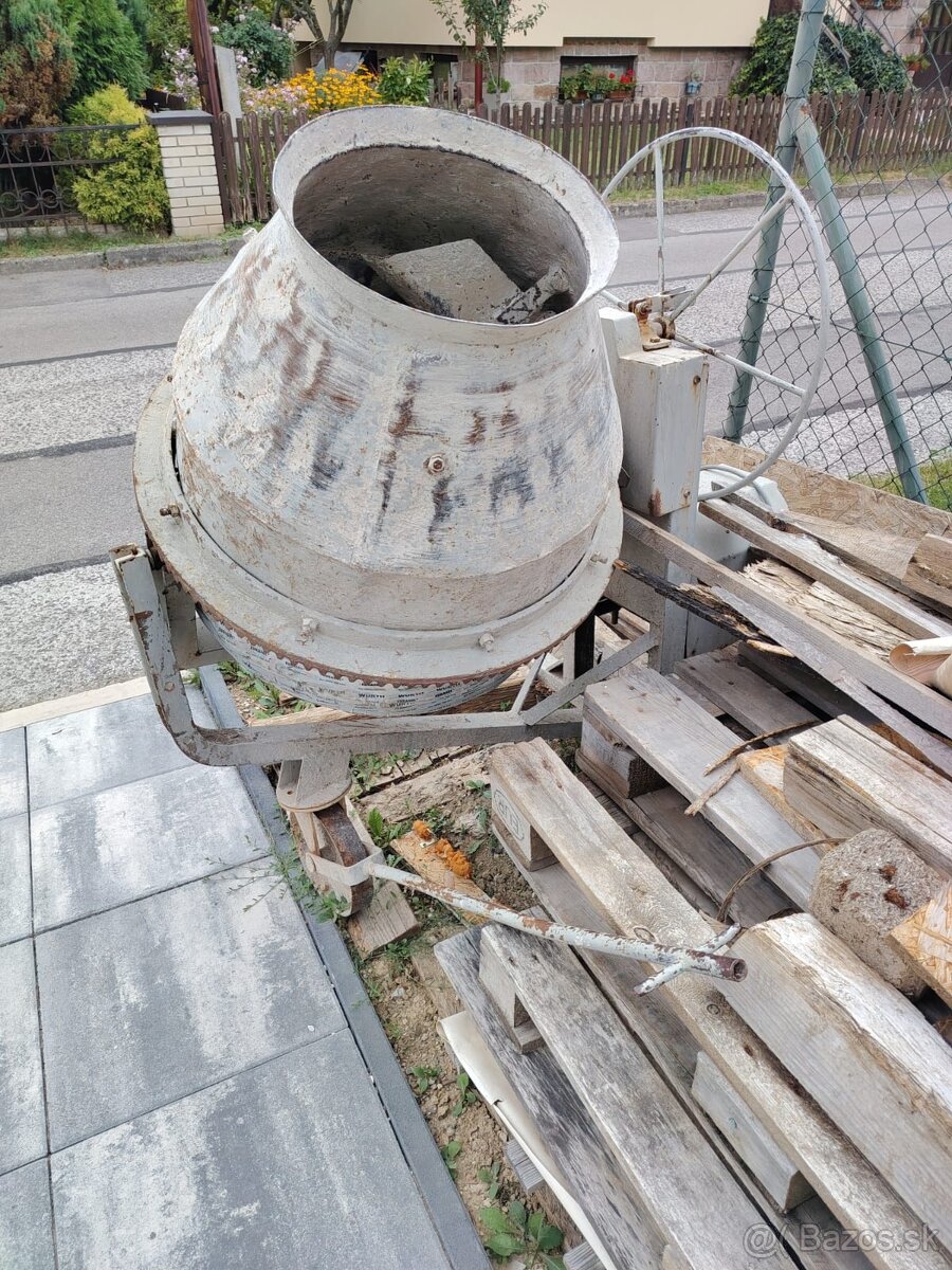 Miesačka 400 V - 4