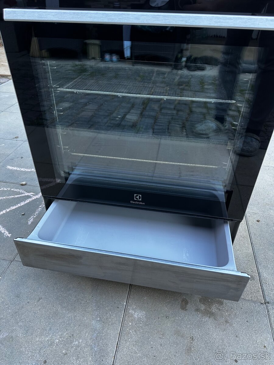 Electrolux LKI64020AX - 4