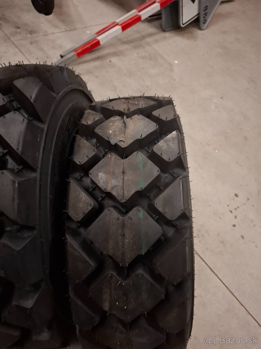 Pneu UNC 060, 061, Locust 750, 752, - 4