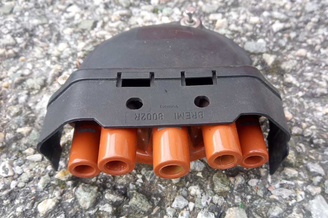 Kryt hlavy rozdeľovača BMW 318i E30 . - 4