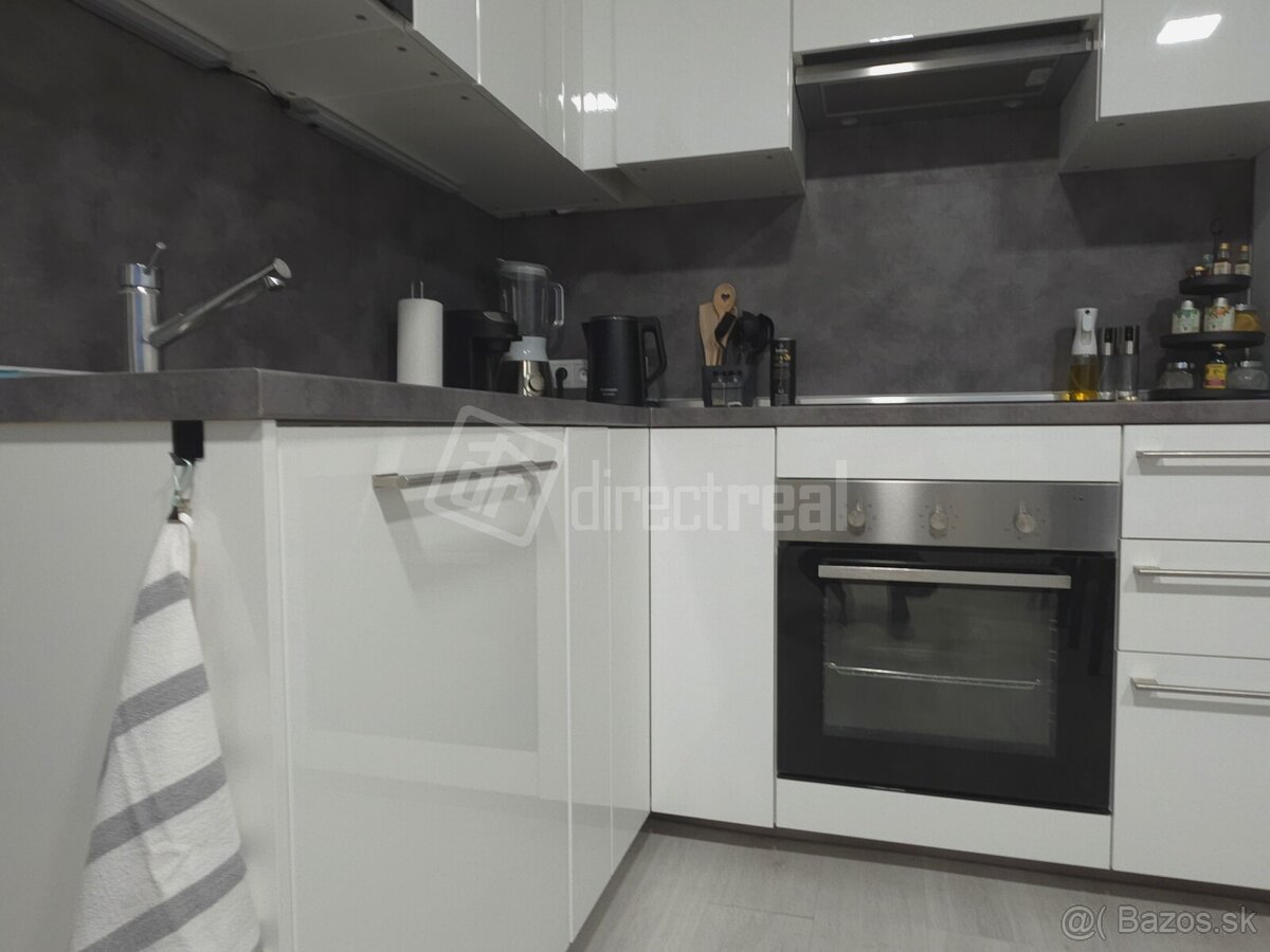 Moderný, zrekonštruovaný, kompletne zariadený byt v … - 4