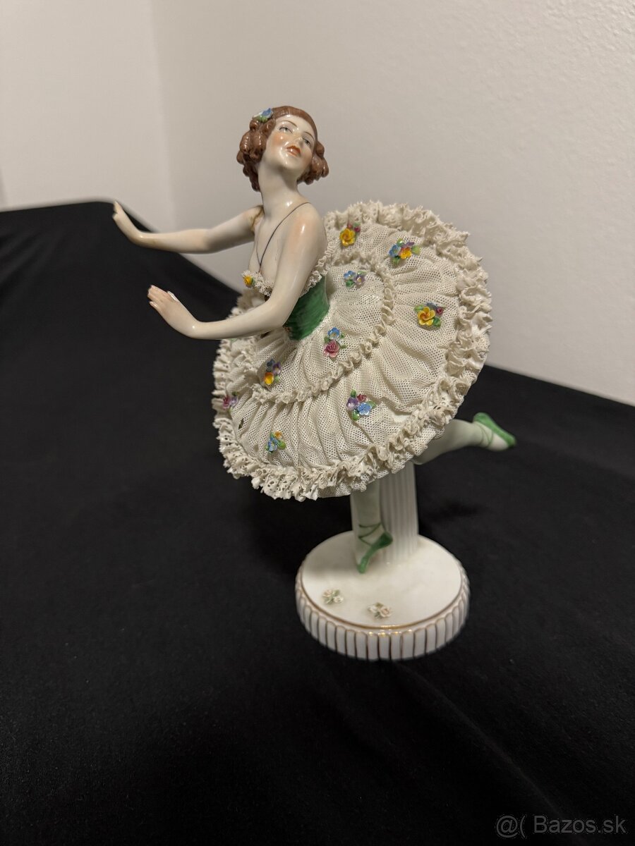 Čipkovaná porcelánová baletka Volkstedt - 4