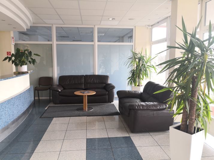 Reprezentatívne kancelárie s výhľadom na jazero, 245 m2 - 4