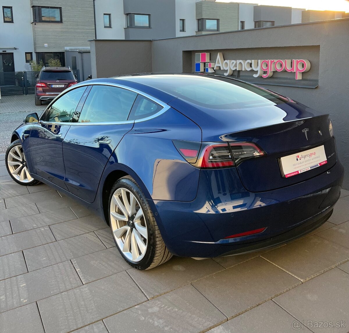 TESLA MODEL 3 LONG RANGE 4WD DUAL MOTOR AUTOPILOT - 4