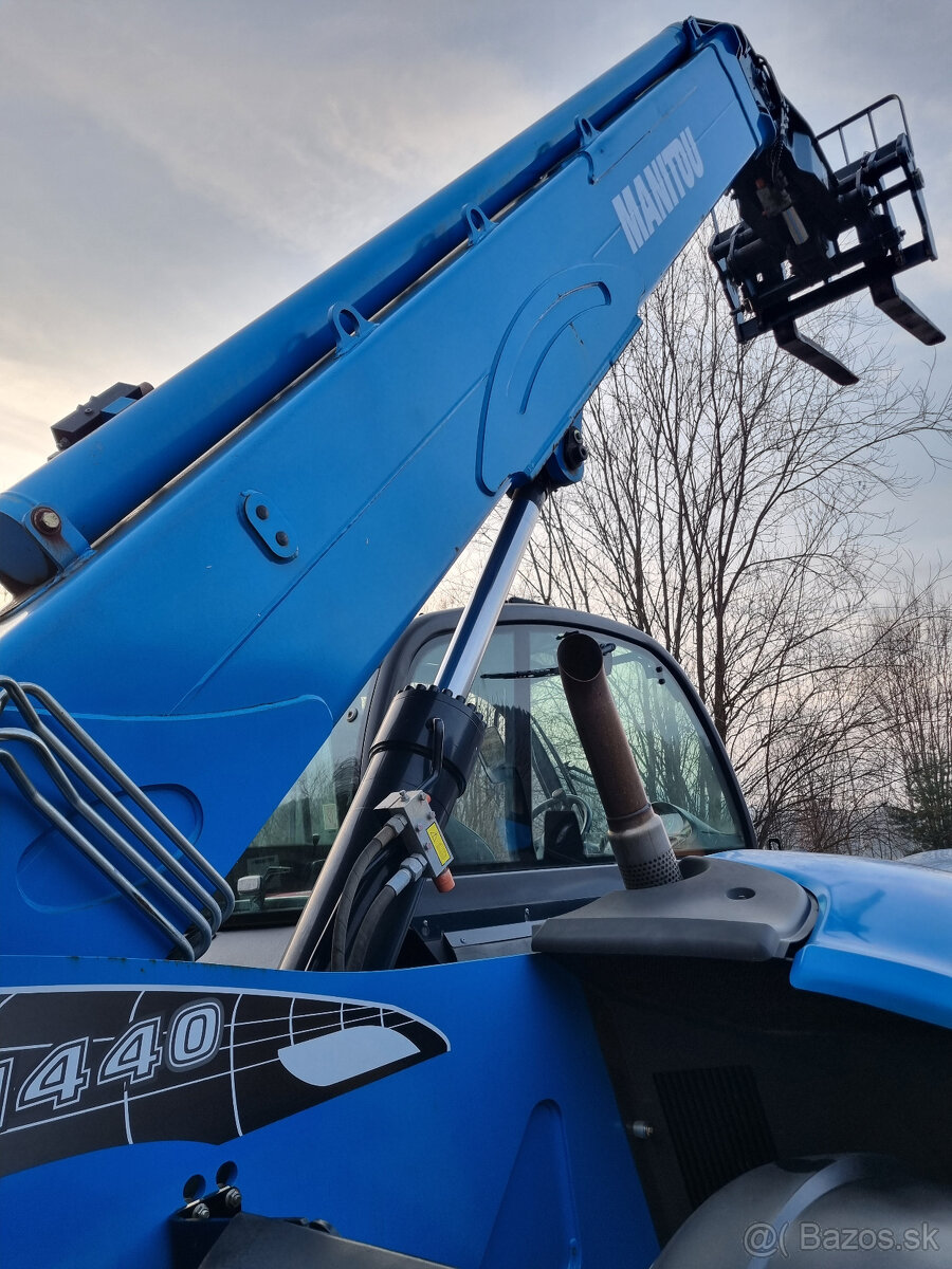 Teleskopický nakladač Manitou MT1440 - 4