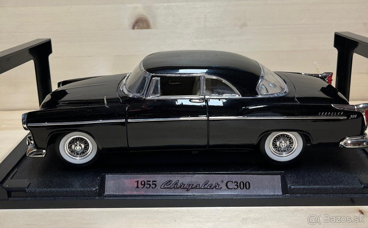 1:18 1955 Chrysler C300 Motor Max - 4