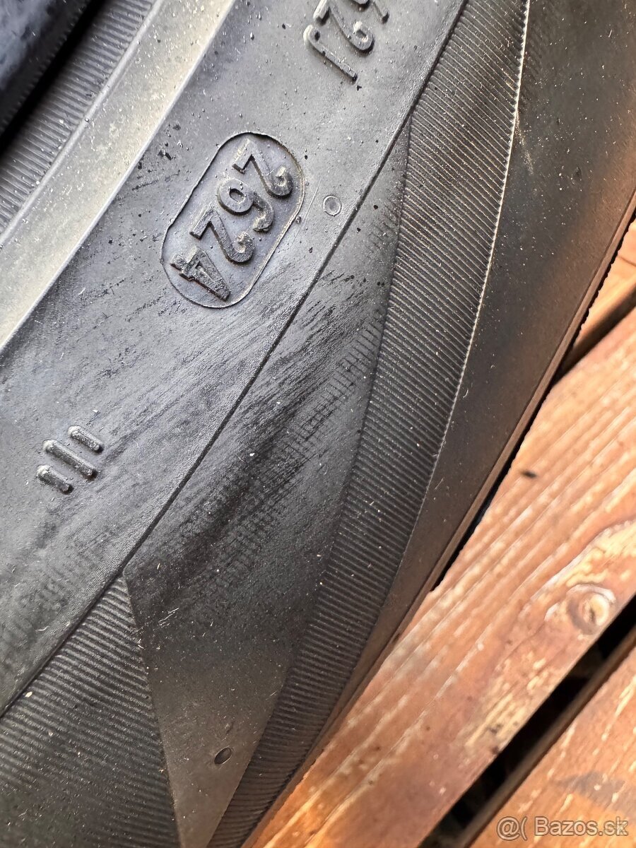 ORIG.LAND ROVER DEFENDER R20 255/60/20.NOVE 5KUSOV