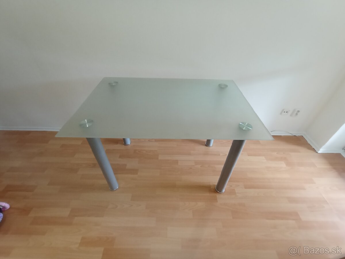 Sklenený jedálenský stôl - 4