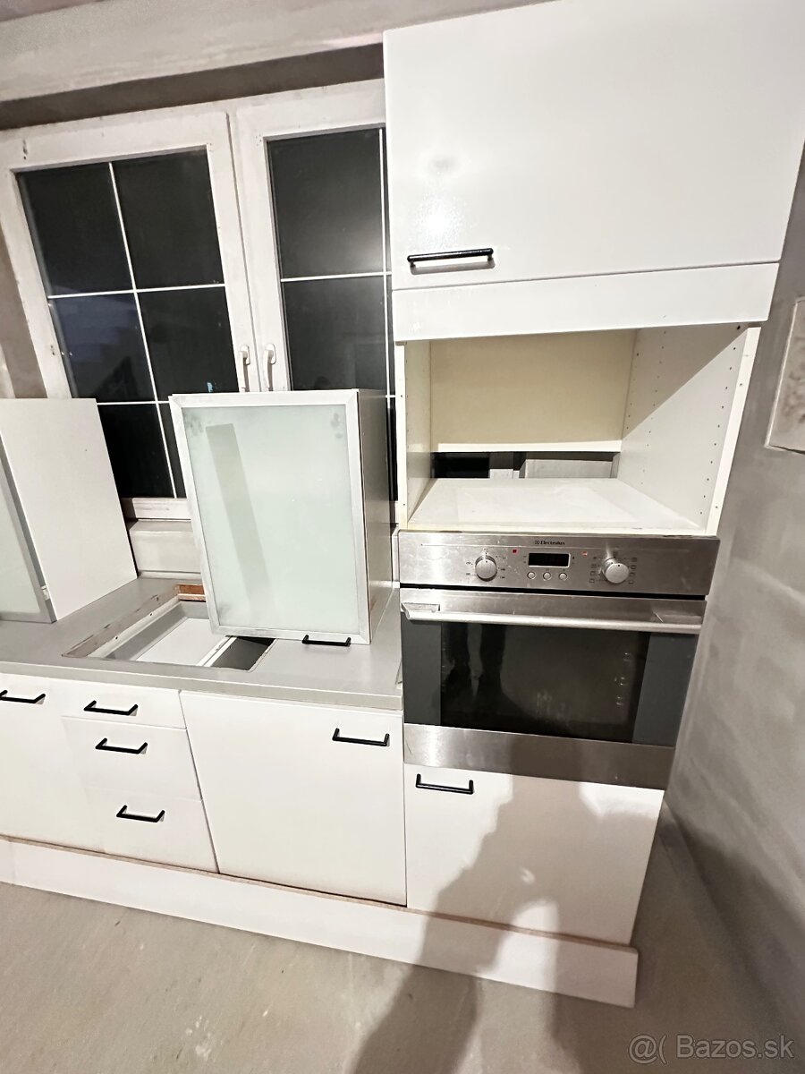 Kuchynská linka +spotrebiče - 4