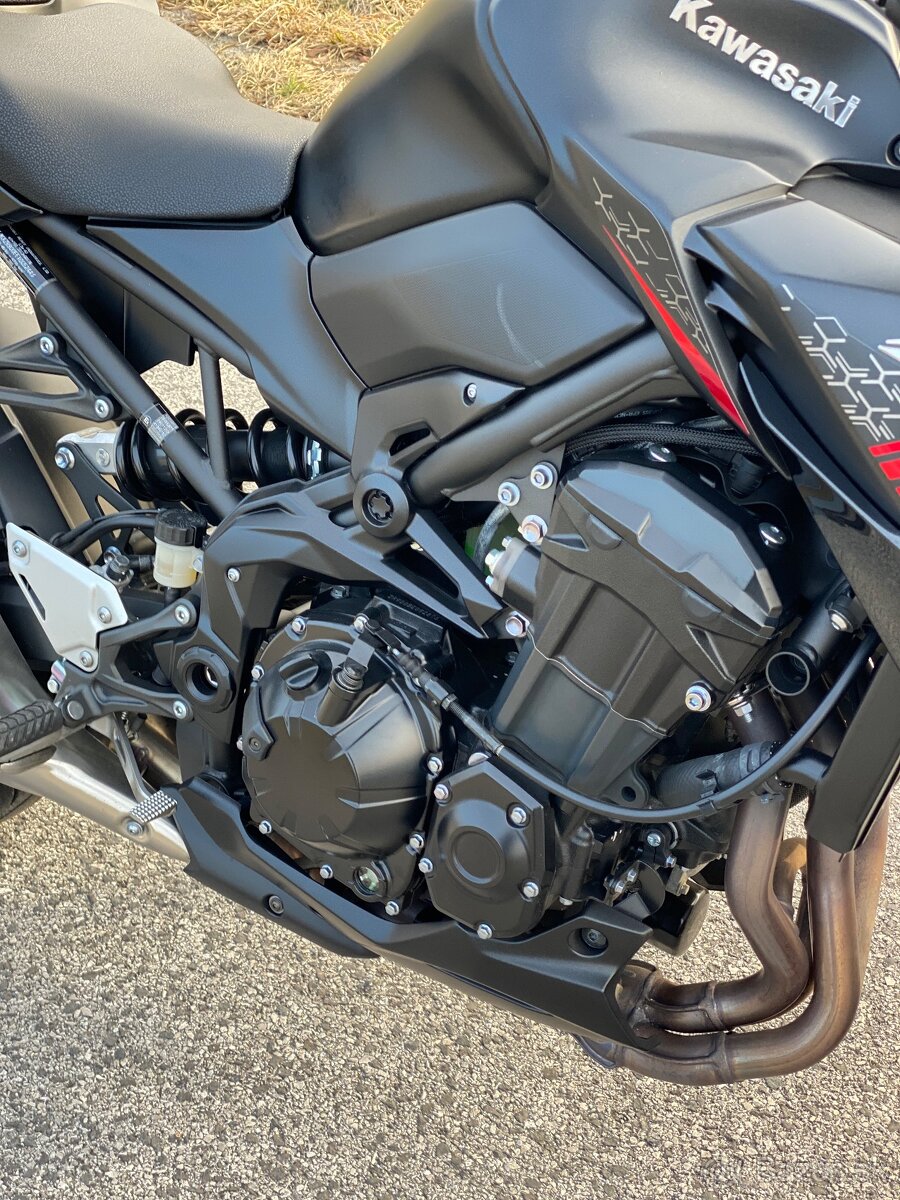 Kawasaki Z900 - 4