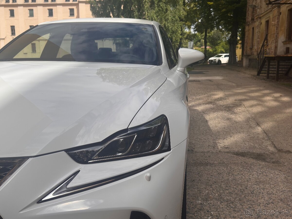 Lexus IS 300h F-SPORT - 4