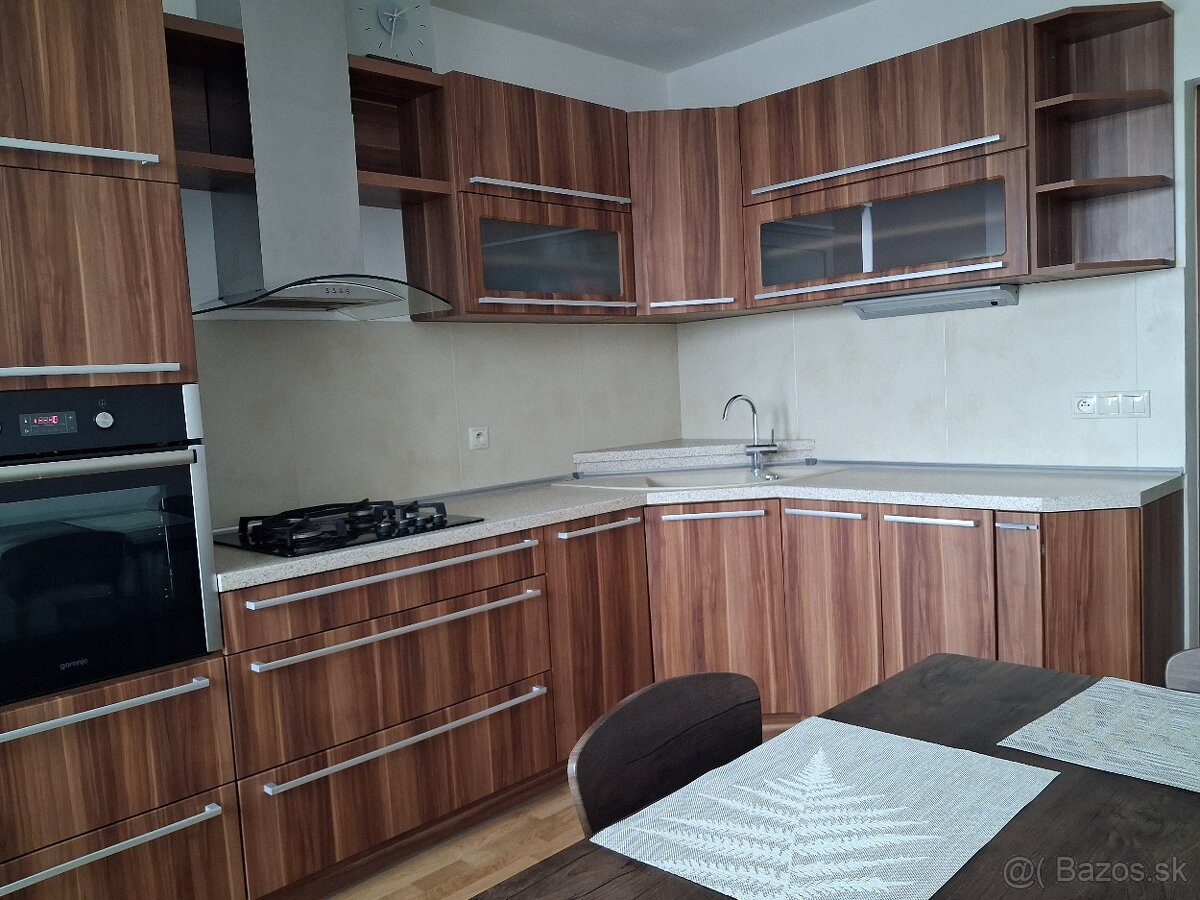 PRENÁJOM 3 izbový byt Banská Bystrica - Radvaň - 4