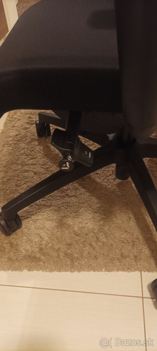 ergonomická kancelárska stolička - 4