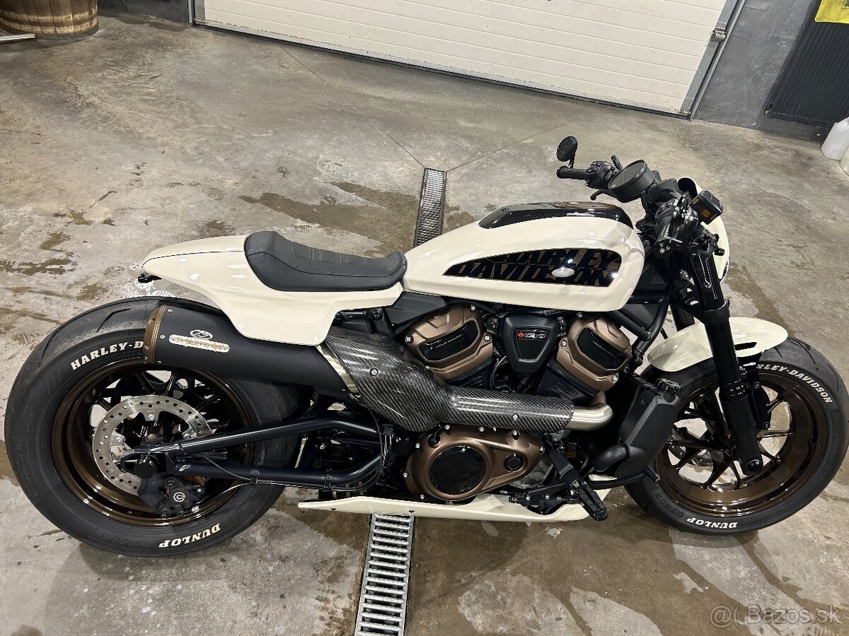 HARLEY DAVIDSON - 4