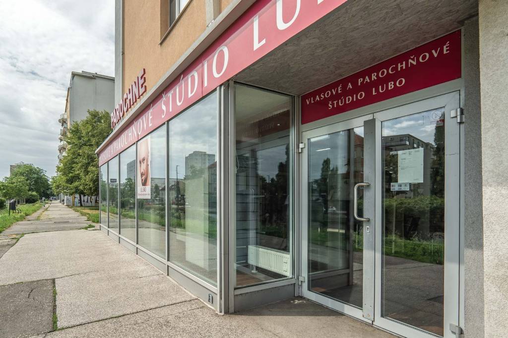 BABONY TREI Obchodný priestor s výkladom, Račianska ulica - 4