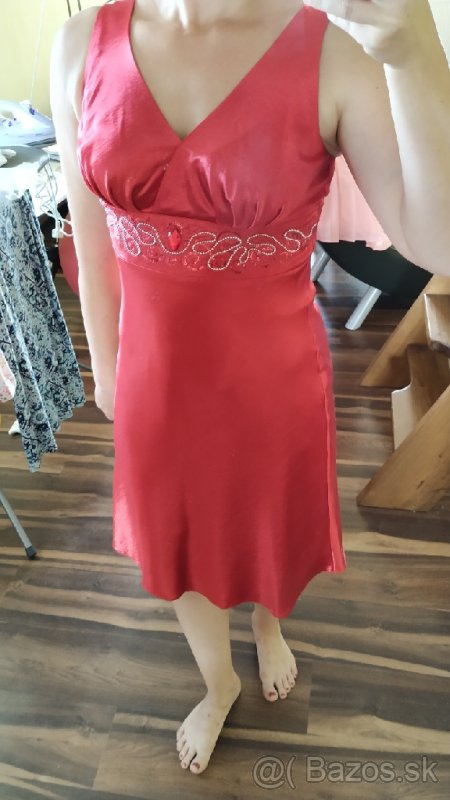 Červené šaty - 4
