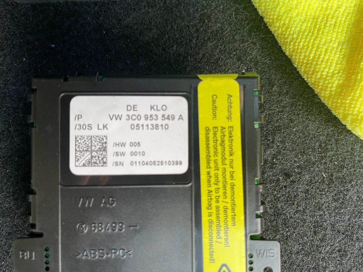 Podvolantova RJ a packy Passat B6 - 4