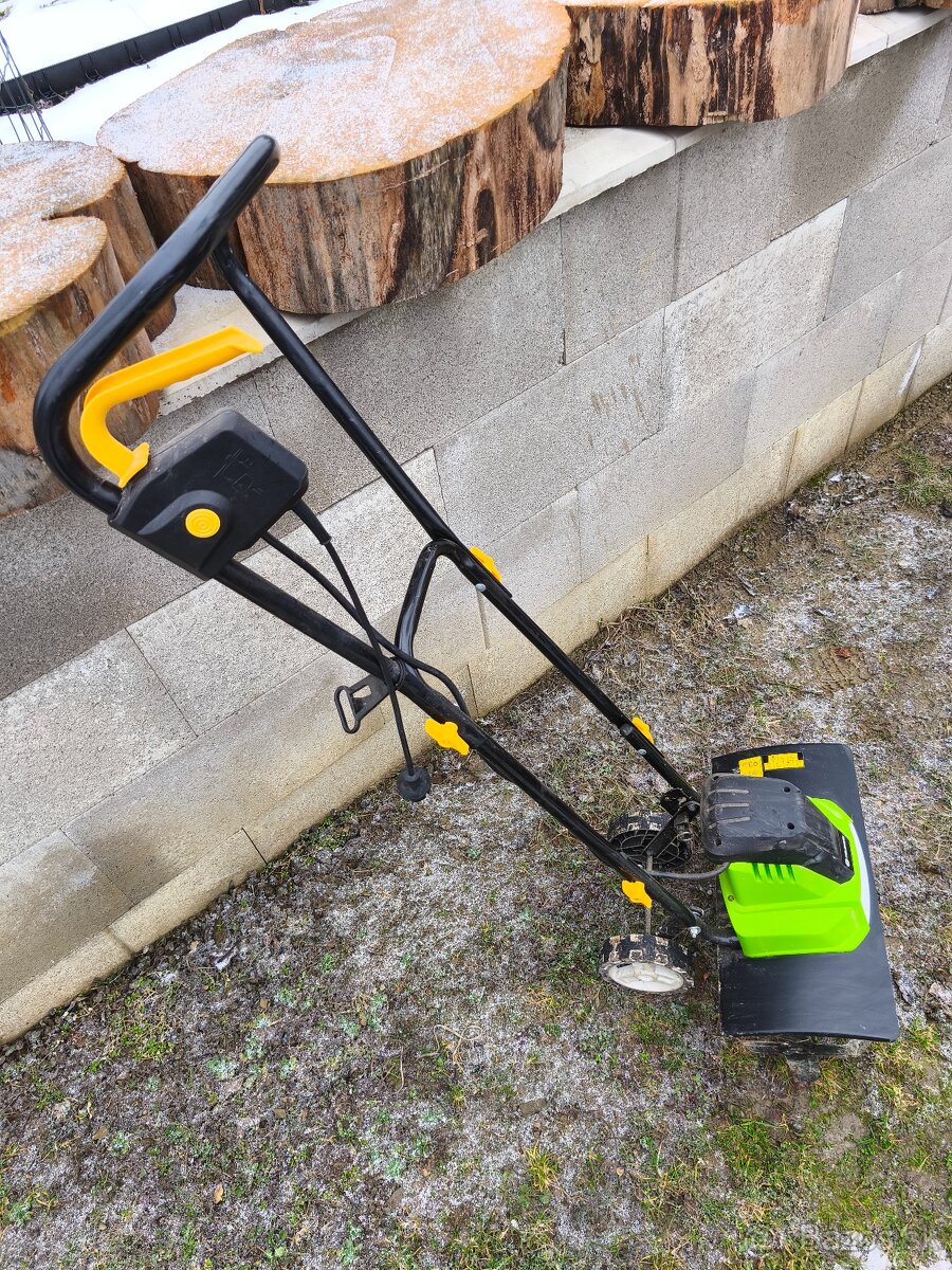 Predám elektrický kultivátor Fieldmann FZK 2004-E - 4