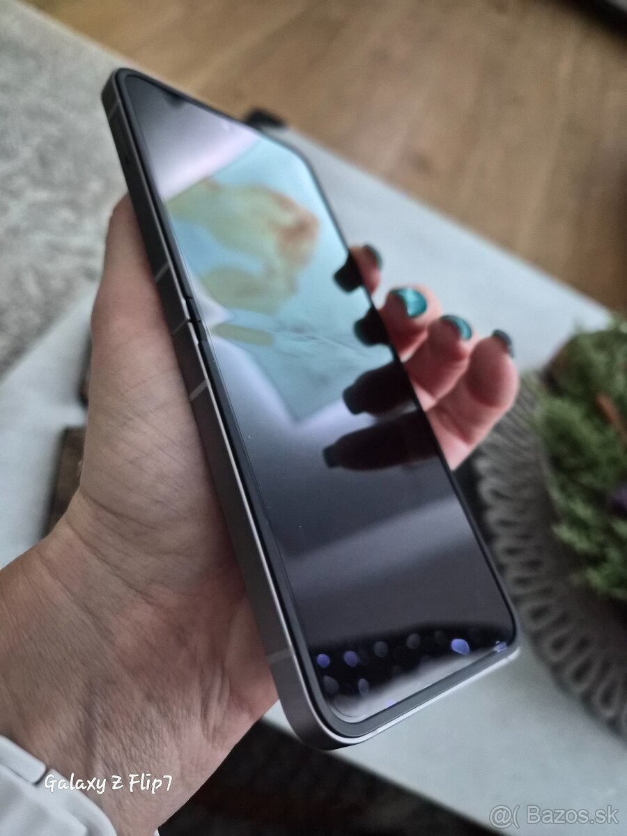 Samsung galaxy Z Flip 6 - 4